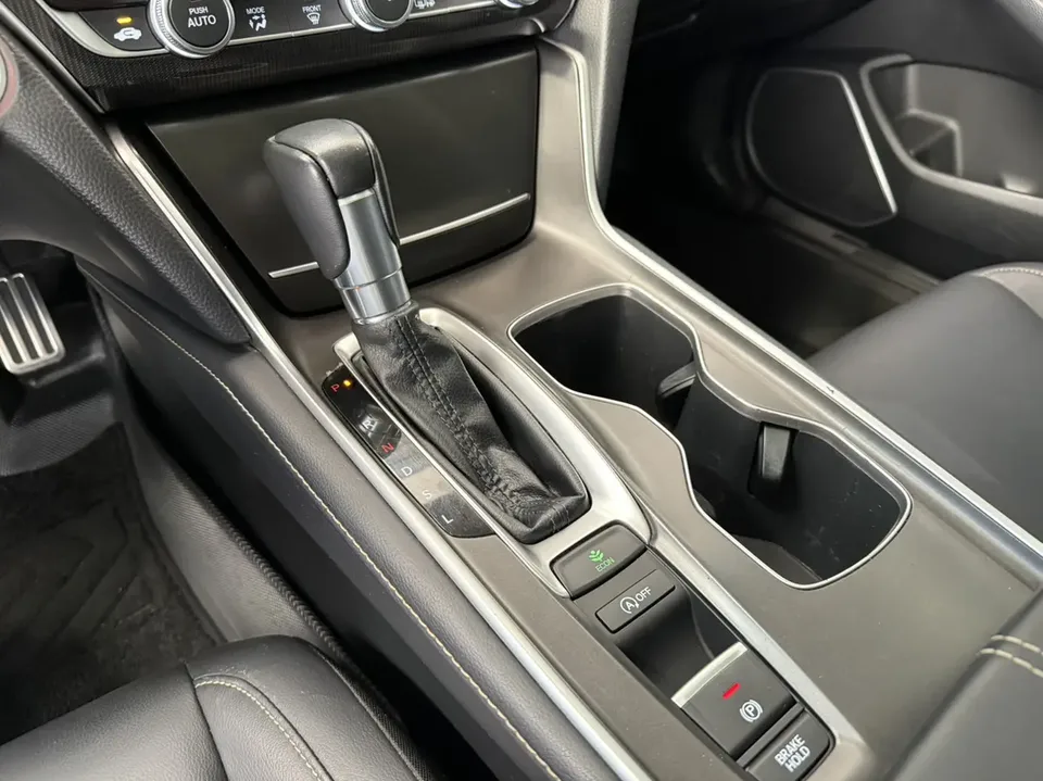Honda Accord 2022 Accord 260TURBO Fantasy Night Premium Edition 2022 — миниатюра 3