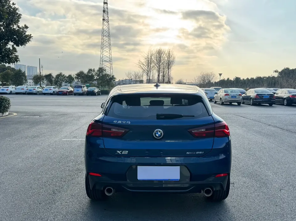 BMW X2 X2 2021 facelift sDrive25i M off-road package 2022 — миниатюра 2