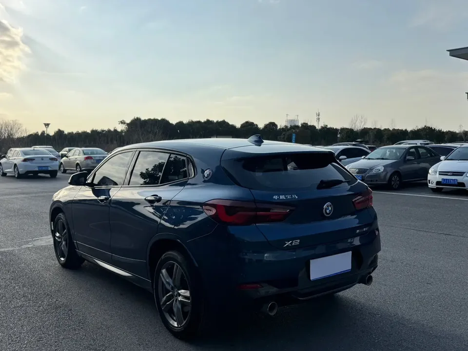 BMW X2 X2 2021 facelift sDrive25i M off-road package 2022 — миниатюра 4