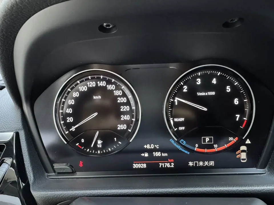 BMW 1 Series BMW 1 Series 2023 120i M Sport Night Edition 2023 — миниатюра 4
