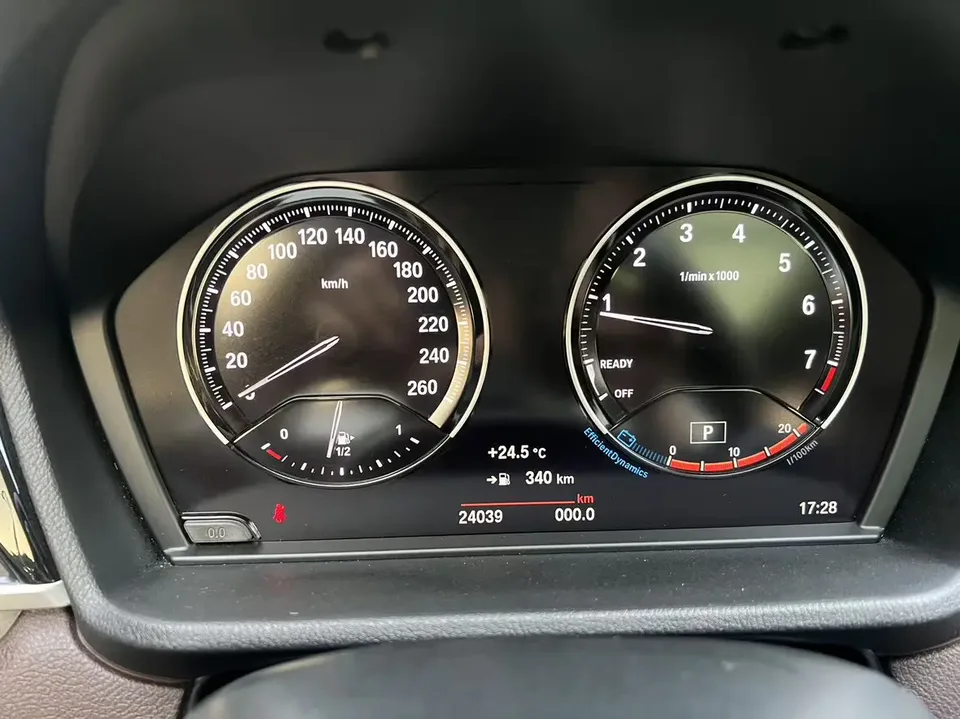 BMW X1 BMW X1 2022 sDrive25Li Leading Edition 2023 — миниатюра 4