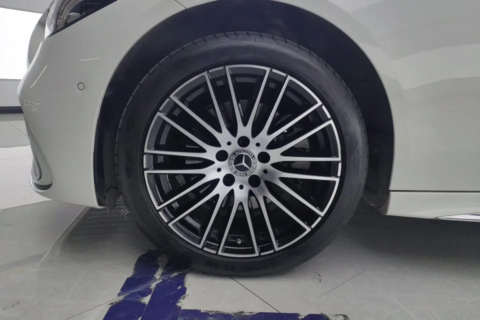 Mercedes-Benz C-Class Mercedes Benz C Class 2024 C 200 L Sport 2023 — thumbnail 2