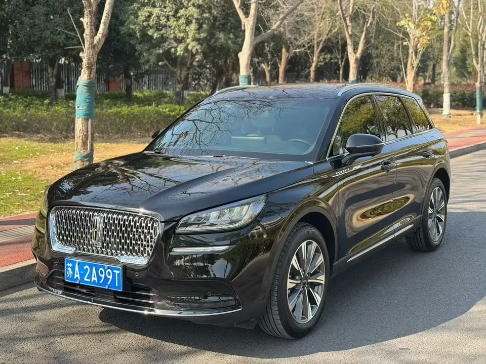 Lincoln Adventurer 2022