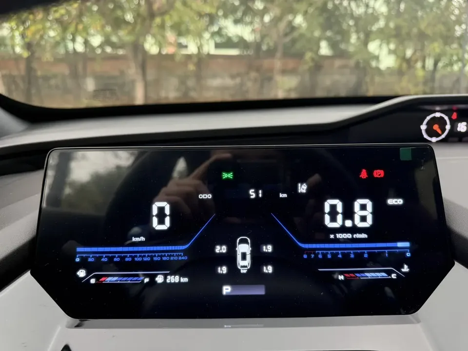Oshan Changan Auchan Z6 Blue Whale 1.5T DCT smart cool model 2026 — миниатюра 4