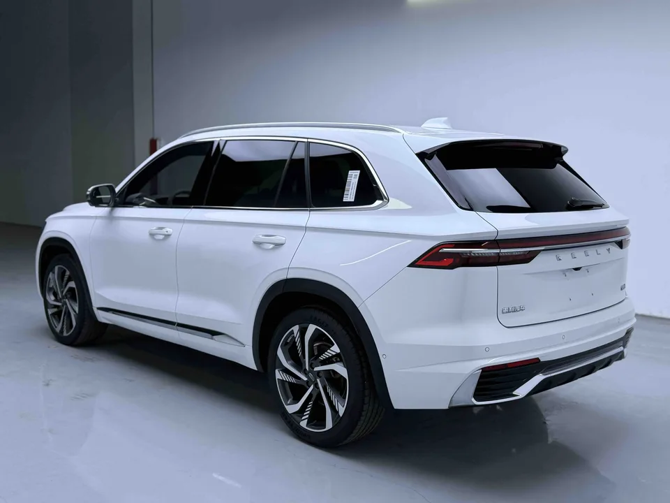 Geely Monjaro 2.0TD DCT EVO 2WD Smart Edition 2022 — миниатюра 4