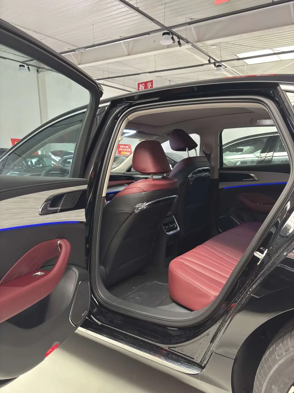 Hongqi H5 PHEV 170 Super Hybrid Edition 2026 — миниатюра 5