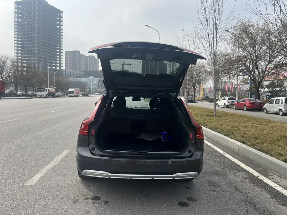 Volvo V90 V90 2024 Volvo V90 2024 Cross Country B5 AWD Zhiyuan Edition 2024 — thumbnail 4