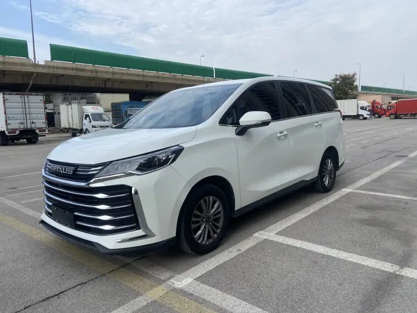 Datong Maxus G50 Maxus G50 2023 PLUS 1.5T Automatic Happiness Recommended Sailing Edition 2024 — photo 1, buy with delivery to Moscow