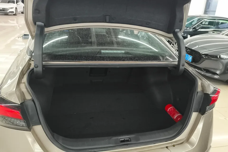 Nissan Altima Teana 2022 2.0L XL-Upr Premium Edition 2022 — thumbnail 5