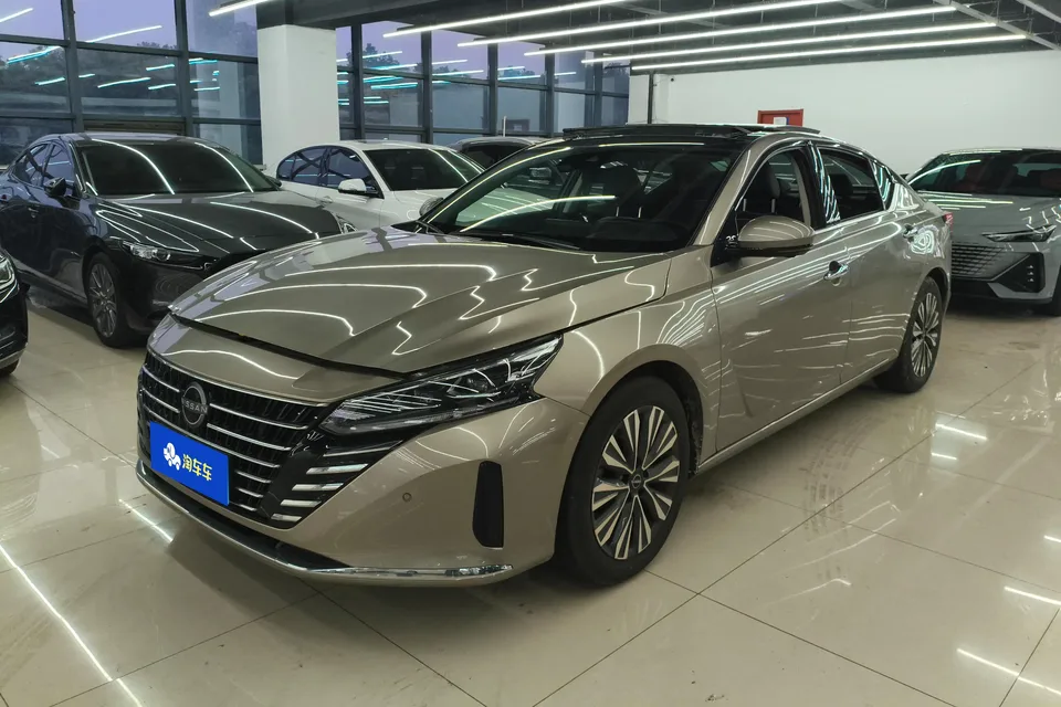 Nissan Altima Teana 2022 2.0L XL-Upr Premium Edition 2022 — photo 1, buy with delivery to Moscow