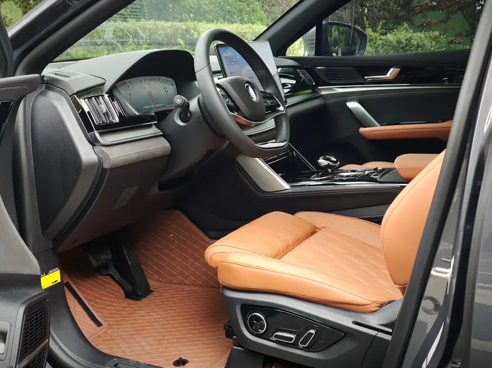 BYD Tang DM DM-i Champion Edition 112KM Premium Edition 2024 — миниатюра 4