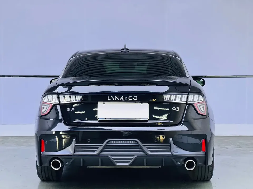 Lynk & Co 03 Lynk & Co 03 2022 1.5TD DCT Pro 2022 — миниатюра 2