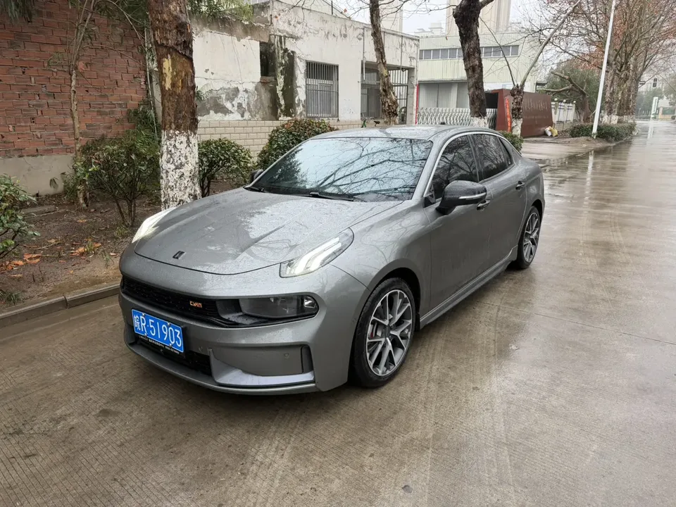 Lynk & Co 03 2022