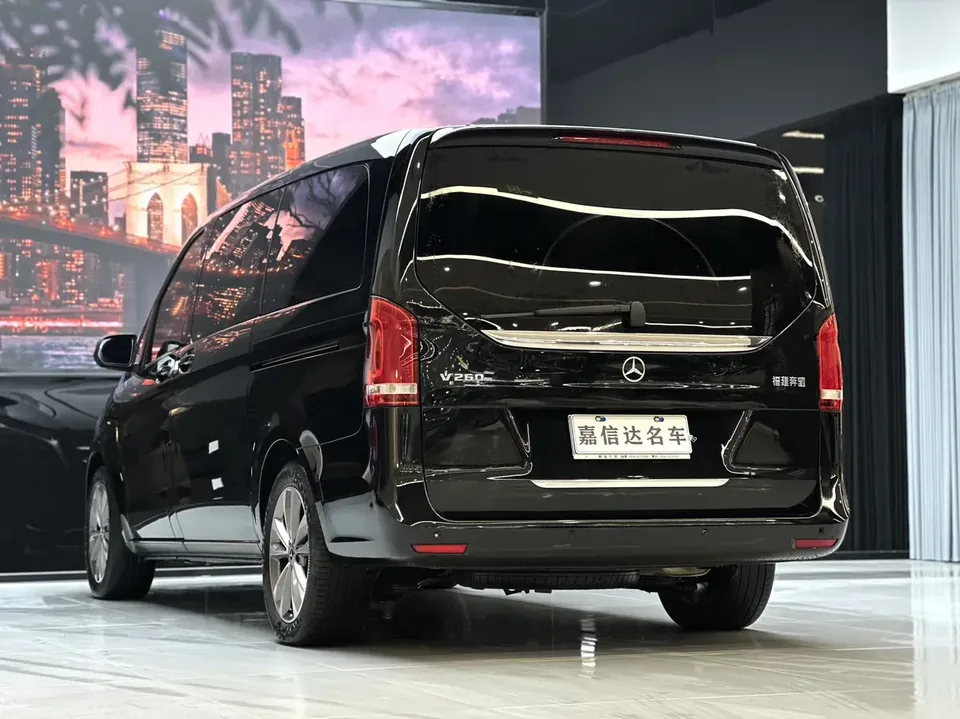 Mercedes-Benz V-Класс Mercedes Benz V Class 2022 V 260 Pilot Edition 2024 — thumbnail 3