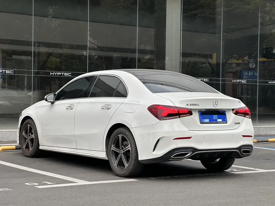 Mercedes-Benz Mercedes Benz A Class facelift A 200 L sports sedan dynamic version 2022 — миниатюра 4
