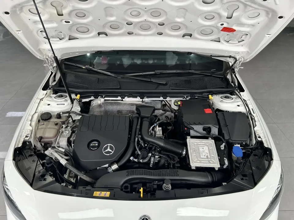 Mercedes-Benz Mercedes Benz A Class Mercedes-Benz A-Class 2022 facelift A 200 L sports sedan fashion version 2023 — миниатюра 3