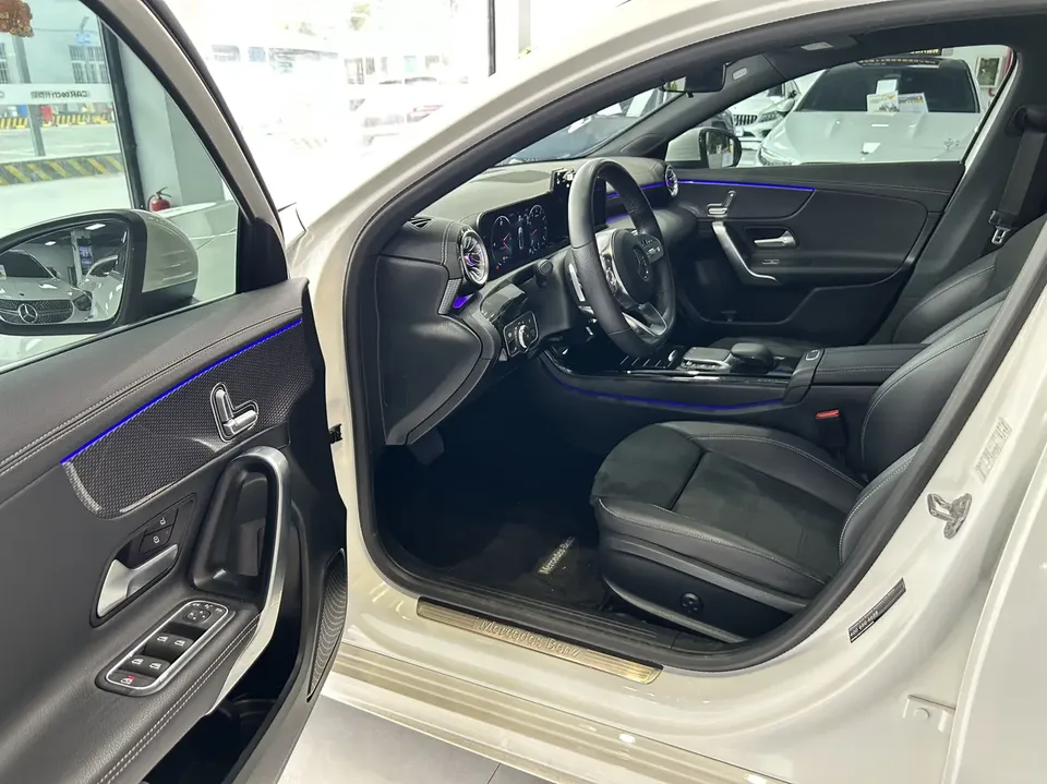 Mercedes-Benz Mercedes Benz A Class Mercedes-Benz A-Class 2022 facelift A 200 L sports sedan fashion version 2023 — миниатюра 5