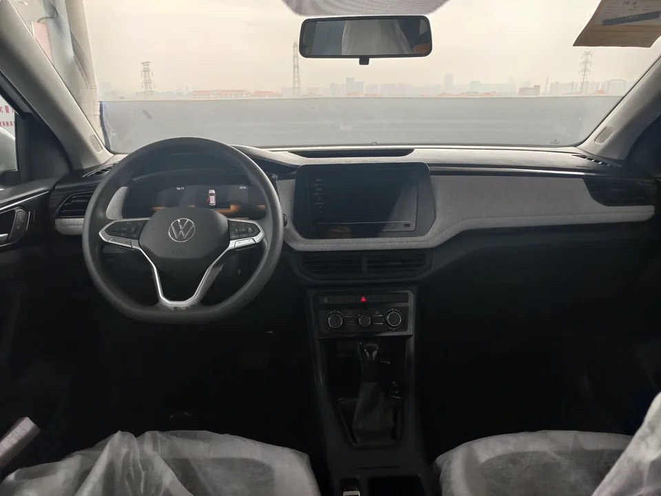Volkswagen Tharu 2026 Tiguan 1.5L Sharp Advance Edition 2026 — миниатюра 3