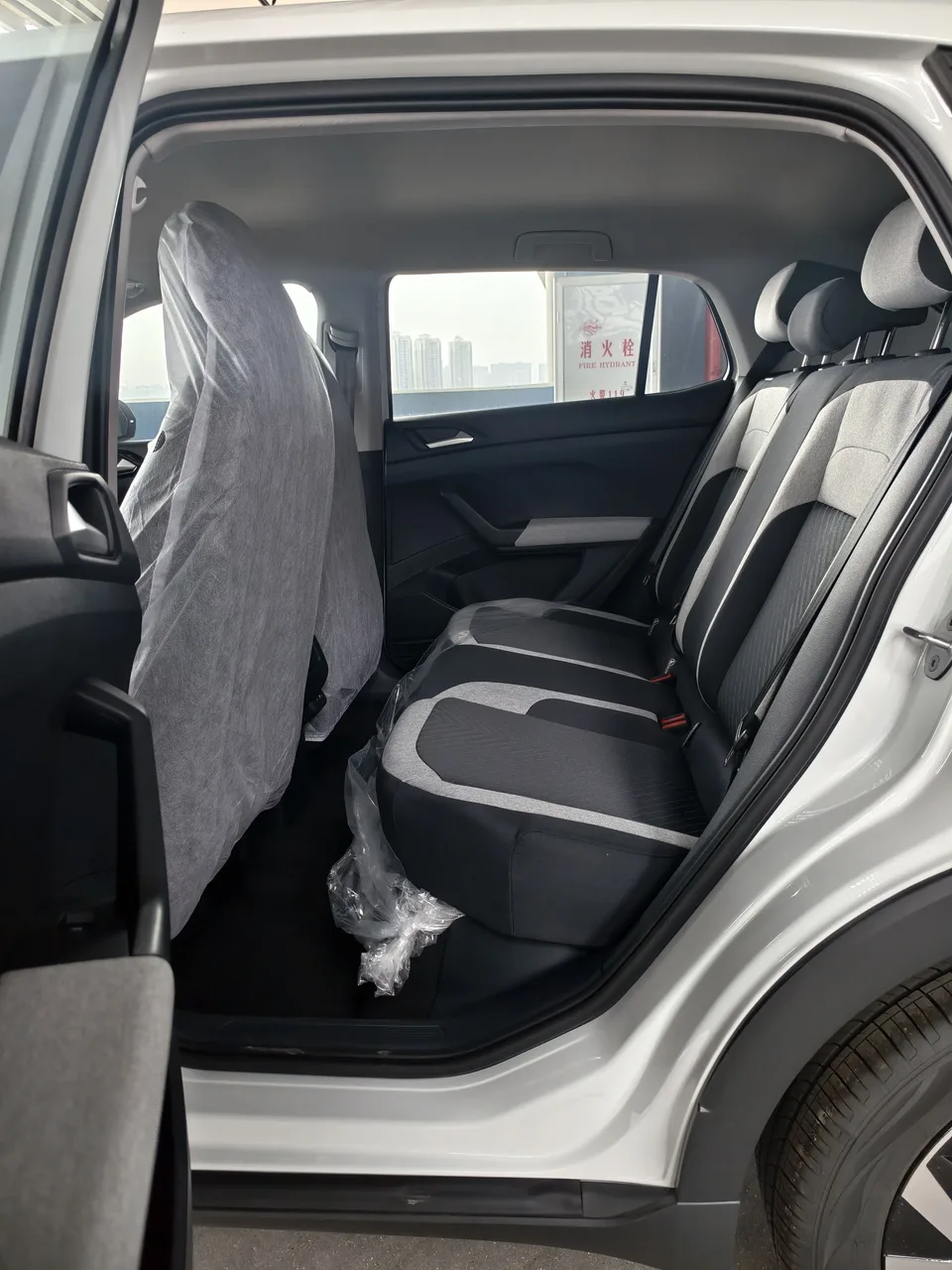 Volkswagen Tharu 2026 Tiguan 1.5L Sharp Advance Edition 2026 — миниатюра 4