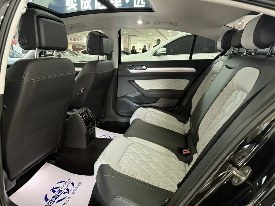 Volkswagen Magotan Magotan Magotan 2025 Public Edition 330TSI DSG Luxury Edition 2025 — thumbnail 3
