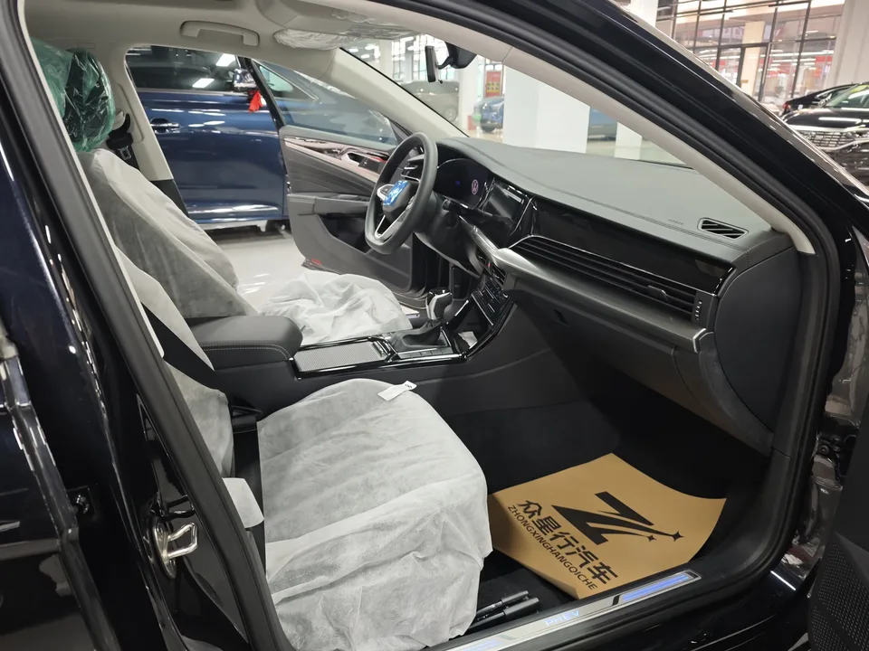 Volkswagen Passat PHEV Passat PHEV 2025 430PHEV Hybrid Business Edition 2025 — миниатюра 3