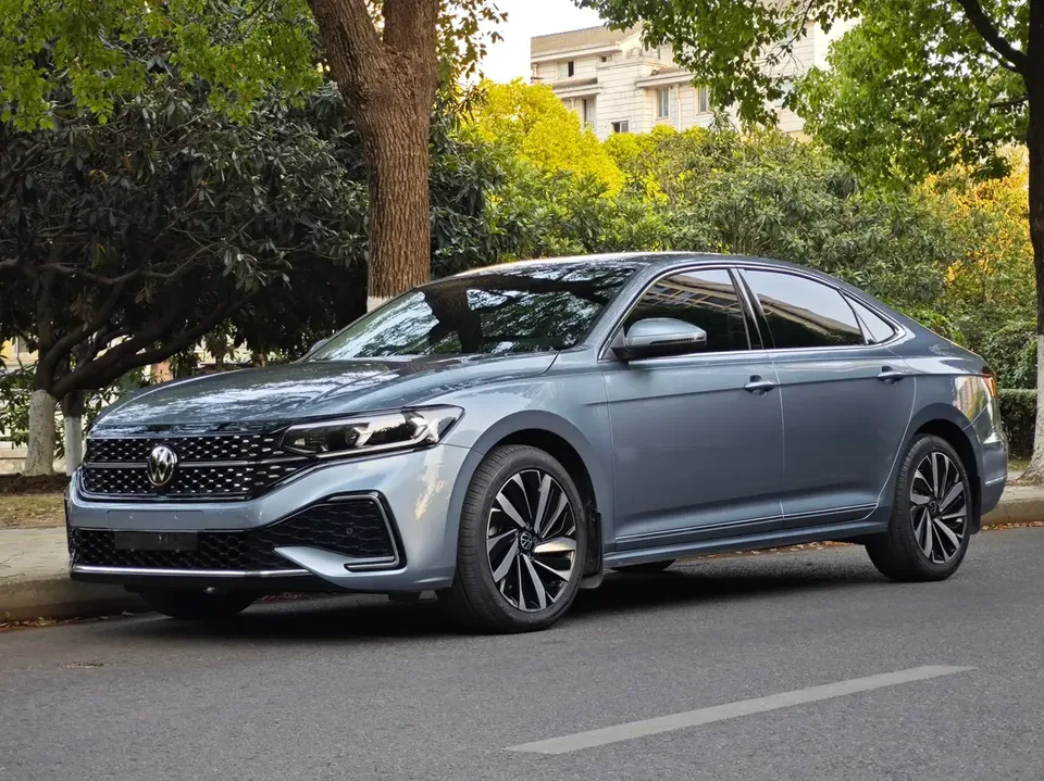 Volkswagen Passat 2022