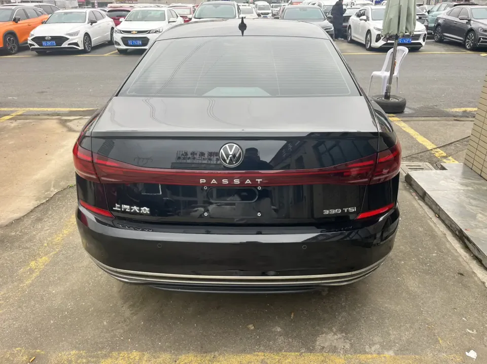 Volkswagen Passat Passat 2022 330TSI Deluxe Edition 2022 — миниатюра 2