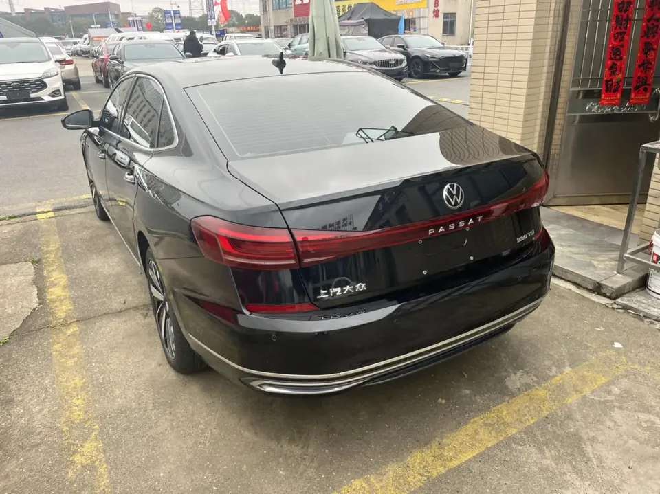 Volkswagen Passat Passat 2022 330TSI Deluxe Edition 2022 — миниатюра 4