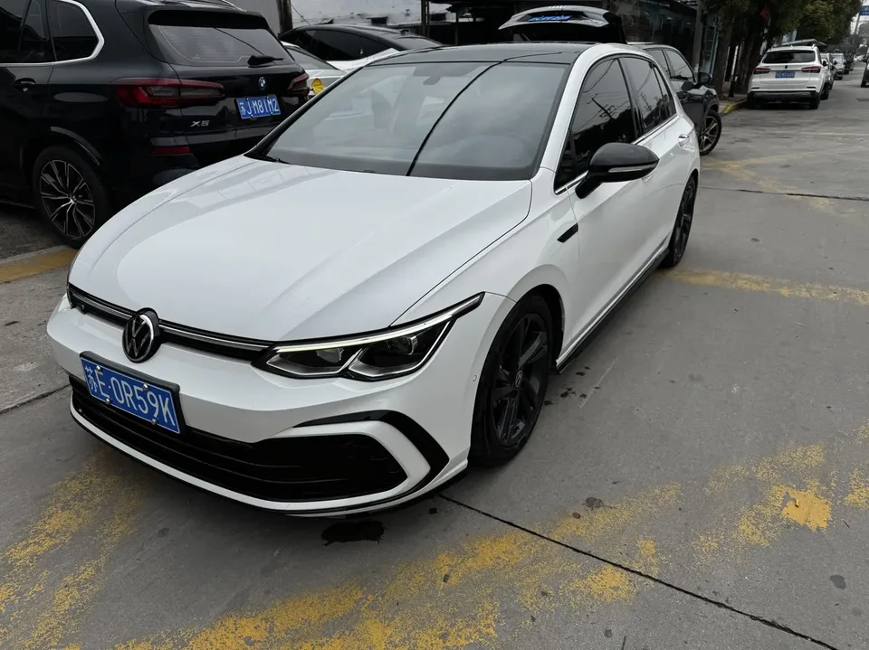 Volkswagen Golf Golf 2023 280TSI DSG R-Line Lite 2023 — фото 1, купить с доставкой в Москву