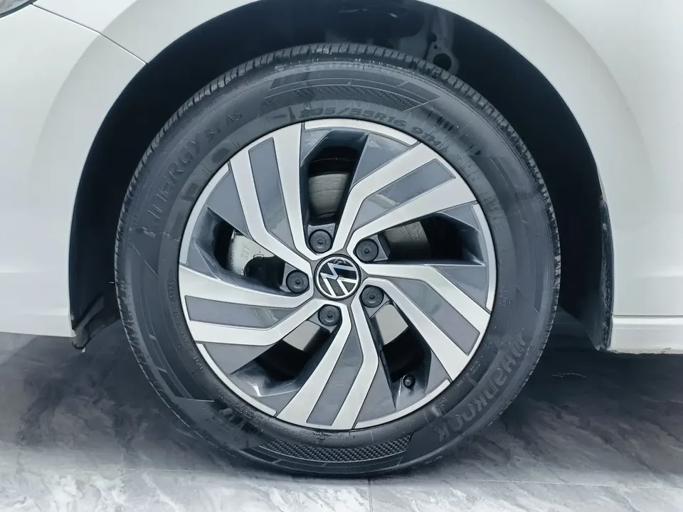 Volkswagen Bora Bora 2023 200TSI DSG Joy Edition 2025 — миниатюра 2