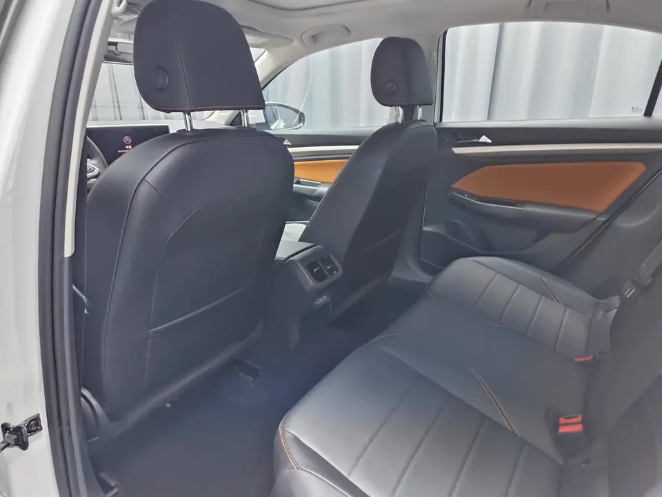 Volkswagen Bora Bora 2023 200TSI DSG Joy Edition 2025 — миниатюра 3