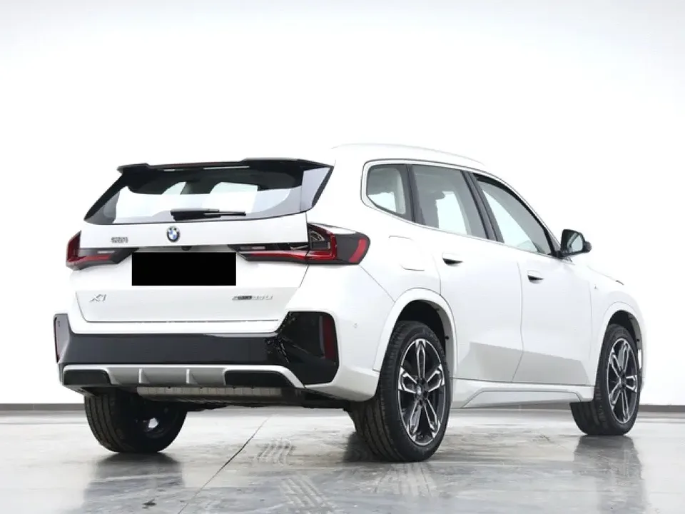 BMW X1 sDrive25Li M Sport Package 2023 — миниатюра 2