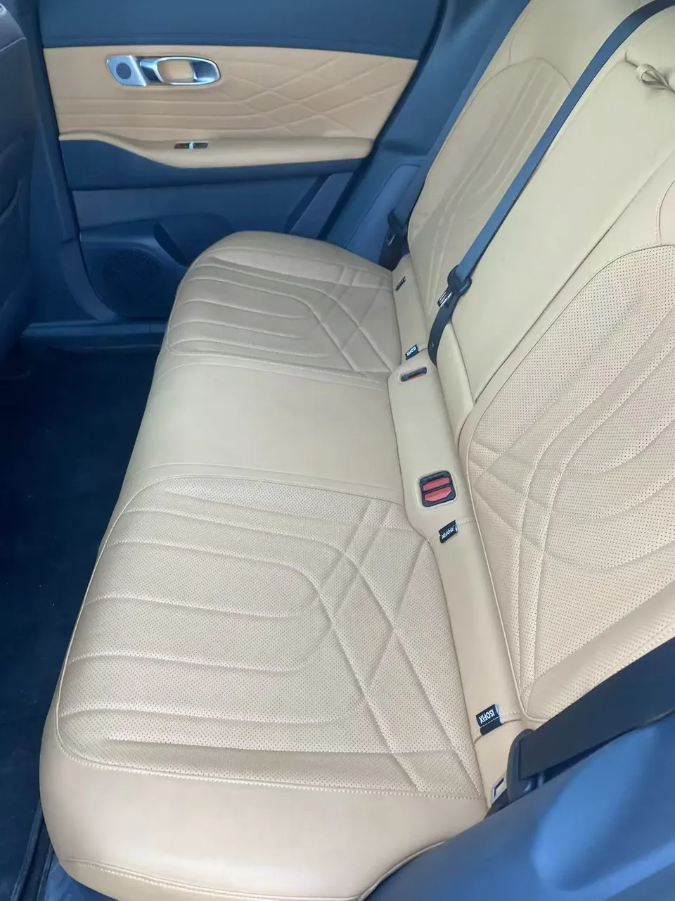 Geely Galaxy Starship 7 EM-i Galaxy Starship 7 EM-i 2025 120KM Pilot Edition 2025 — миниатюра 3