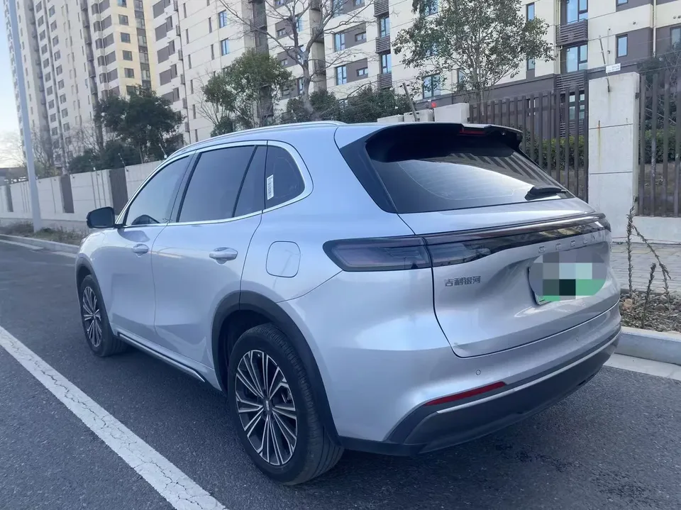 Geely Galaxy Starship 7 EM-i Galaxy Starship 7 EM-i 2025 120KM Pilot Edition 2025 — миниатюра 4