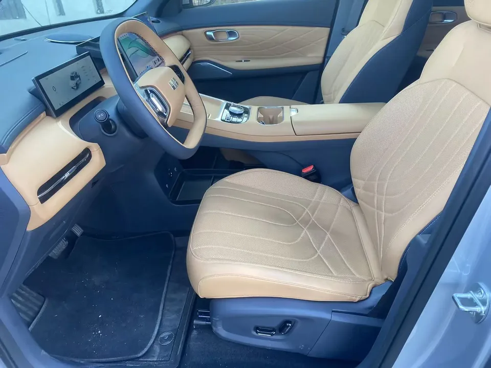 Geely Galaxy Starship 7 EM-i Galaxy Starship 7 EM-i 2025 120KM Pilot Edition 2025 — миниатюра 5