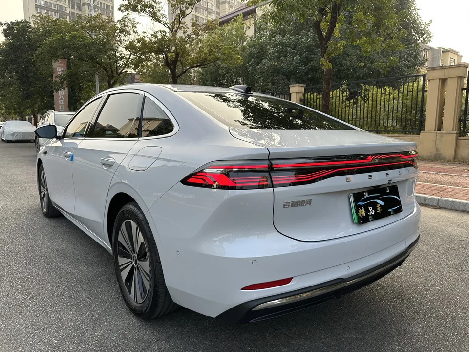Geely Galaxy A7 PHEV 150km Long-Range Edition 2025 — миниатюра 2