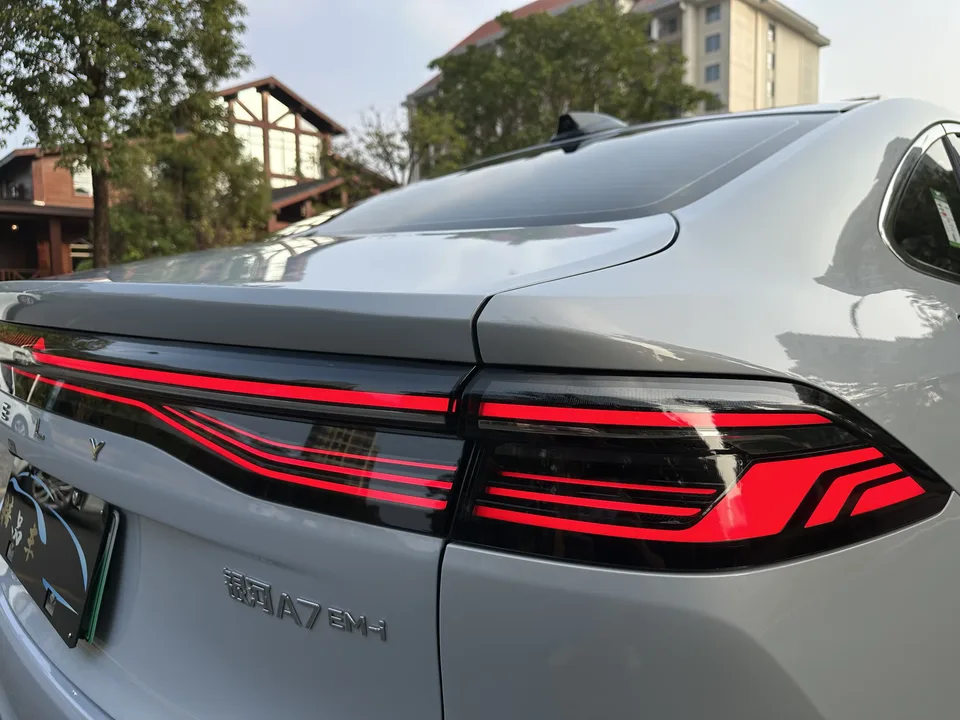 Geely Galaxy A7 PHEV 150km Long-Range Edition 2025 — миниатюра 3