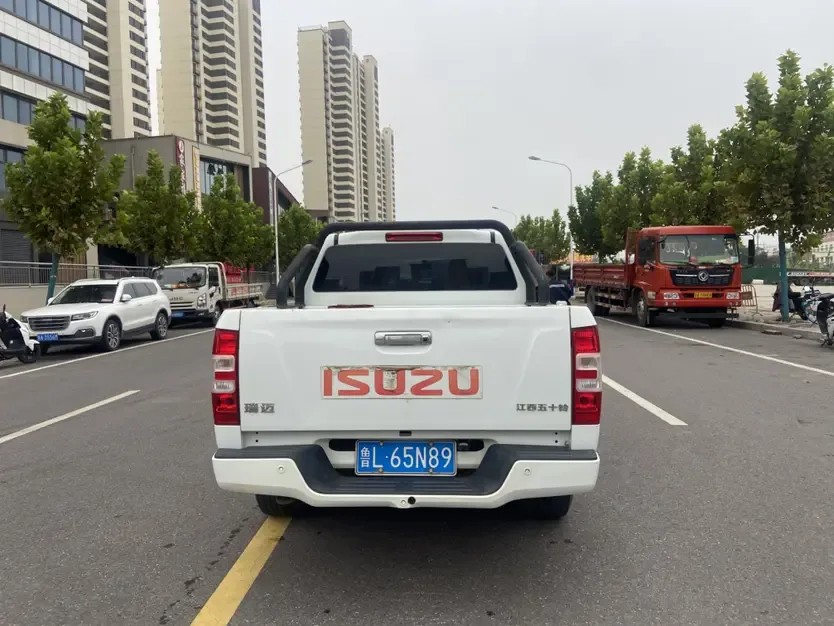 Isuzu RE-MAX RE-MAX 2022 2.8T Classic Two-Wheel Drive Diesel Comfort Standard Wheelbase Edition JE493ZLQ6E 2023 — thumbnail 2