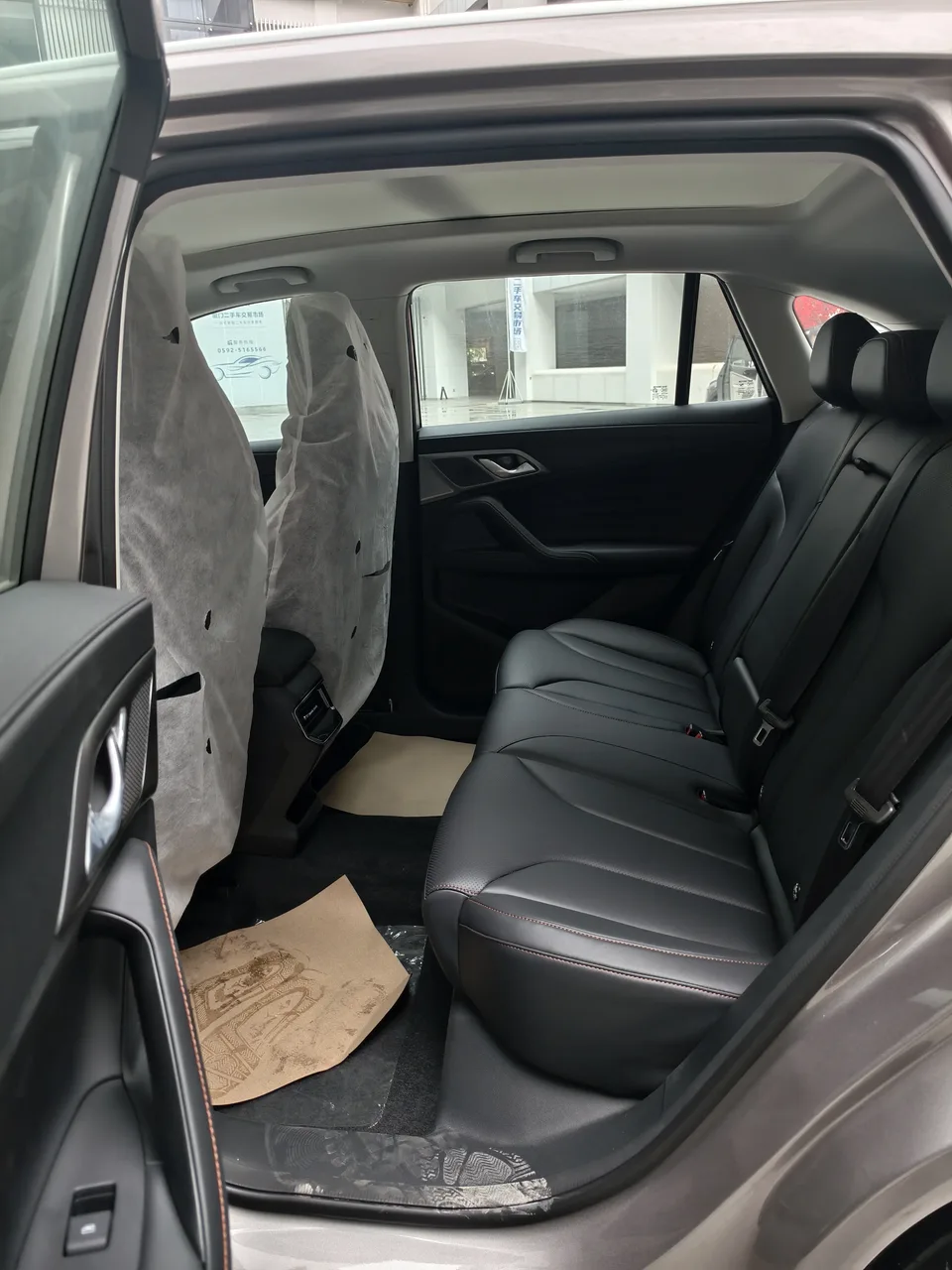 Roewe eRX5 Roewe eRX5 2023 Super Hybrid Super Edition 2026 — миниатюра 4