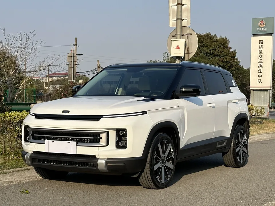 Geely ICON 2023