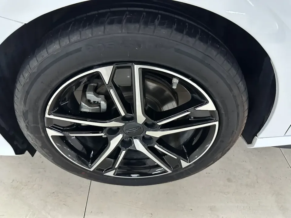 Geely Binrui Binrui 2024 Binrui COOL 1.5T DCT Longteng Edition 2024 — thumbnail 3