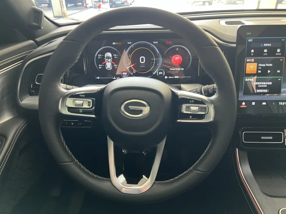 GAC Trumpchi GS8 Trumpchi GS8 2022 Pilot Series 2.0TGDI 2WD luxury smart connected version 7 seats 2023 — миниатюра 5
