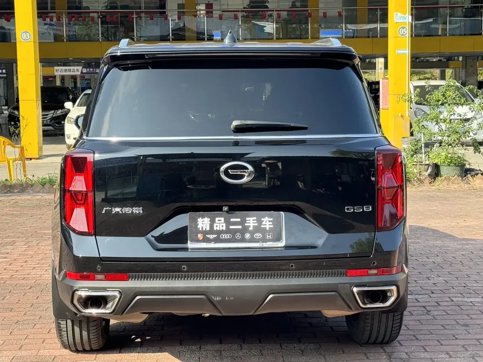 GAC Trumpchi GS8 Trumpchi GS8 2022 Trumpchi GS8 2022 Pilot Series 2.0TGDI 2WD luxury smart connected version 7 seats 2023 — thumbnail 2