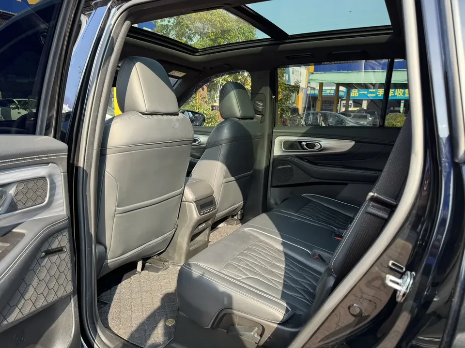 GAC Trumpchi GS8 Trumpchi GS8 2022 Trumpchi GS8 2022 Pilot Series 2.0TGDI 2WD luxury smart connected version 7 seats 2023 — thumbnail 5