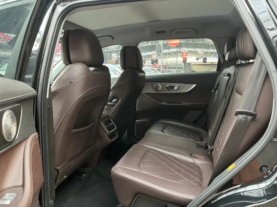 Chery Tiggo 8 Pro 290T two-wheel drive interstellar version 5 seats 2023 — миниатюра 3