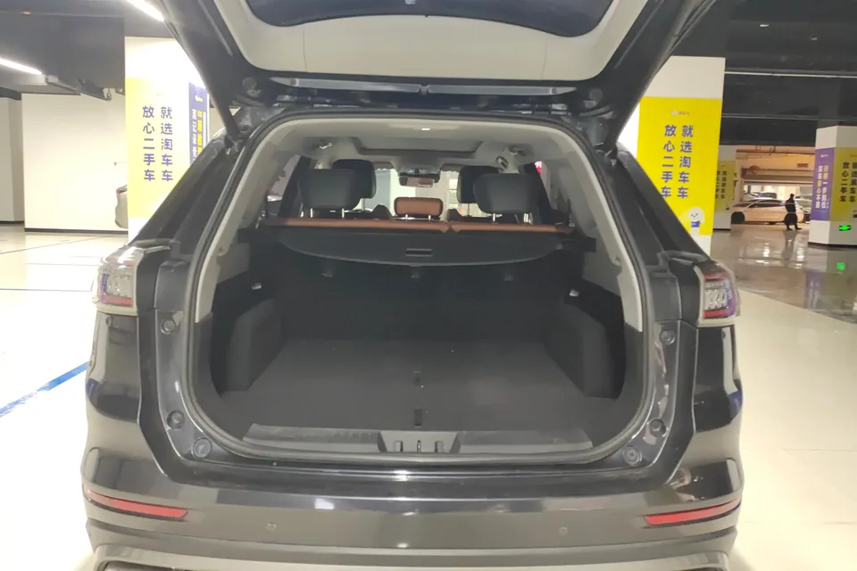 Chery Tiggo 8 PLUS 290TGDI DCT luxury edition+ 2023 — миниатюра 5