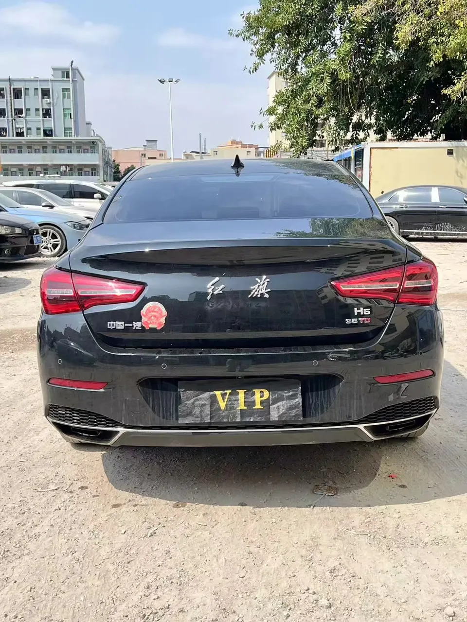Hongqi H5 classic Hongqi H5 Classic 2022 1.8T Automatic Intelligent Connected Flag Edition 2023 — миниатюра 2