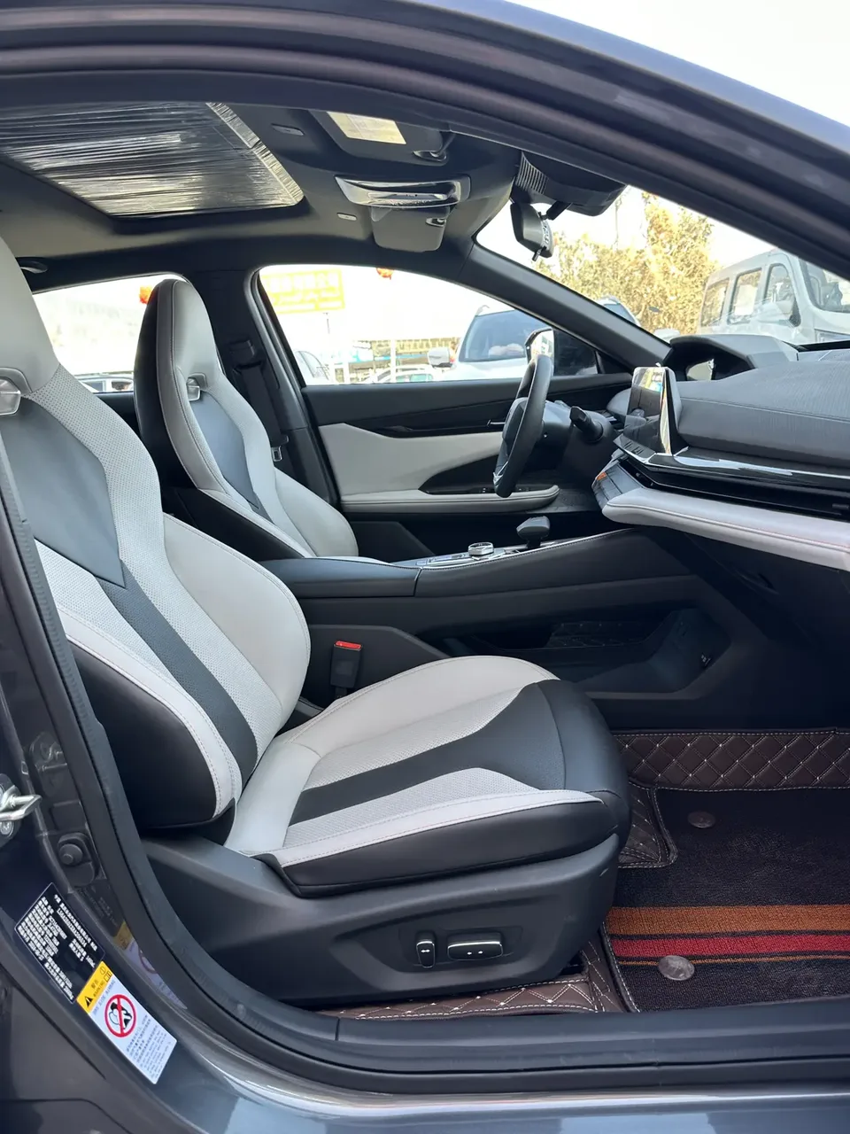 Changan UNI-V Blue Whale iDD 136km Smart Cool Edition 2025 — миниатюра 5