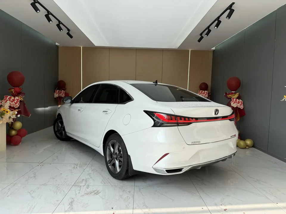 Changan Ruicheng PLUS Ruicheng PLUS 2023 1.5T DCT Premium Edition 2023 — миниатюра 4