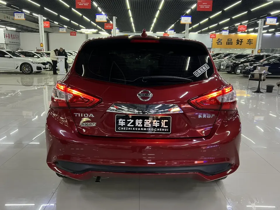 Nissan Tiida Tiida 2021 Tiida 2021 1.6L CVT Cool Edition 2022 — миниатюра 2